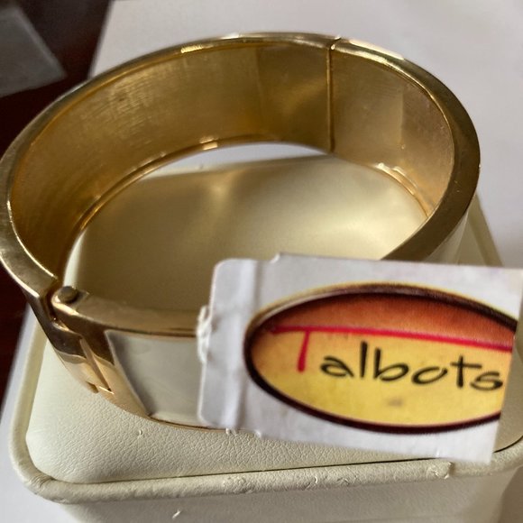 NWT Talbots cream colored and gold tone clamper bracelet. - Picture 2 of 7